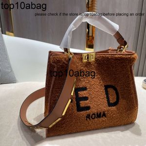 Fendig Bags F Bag Designer de moda Totes Branca de luxo Paletas abertas bolsas femininas Bolsas de couro de couro de couro de couro de lã de ladra bolsas xadrezes Duffle Bagage by Fen S217 0