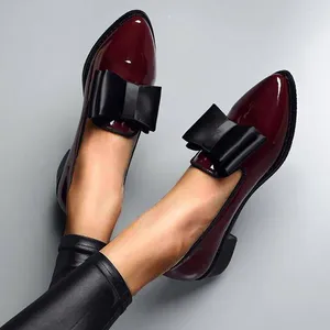 Sıradan Ayakkabı Bahar Sonbahar Kadınlar Bowtie Loafers Patent Deri Kadın Düşük Topuklu Ayakkabı Üzerinde Kayma