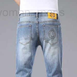 Herr jeans designer designer för mens kong jeans mäns vår sommar mitt stigande mark vit liten rak fit bomull långa byxor mode vzk2