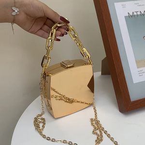 Trenddesigner Clutch Bag Gold Silver PVC Box Design Party Evening Chain Shoulder Crossbody Bags Mini Pures and Handbags 240430