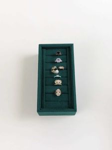 Jóias Jóias de Jóias de Veludo de Veludo de alta qualidade Visor de jóias Breatão de anel de anel de anel de anel de anel de rack rack showcase placa moda jewellry caixa de armazenamento estojo