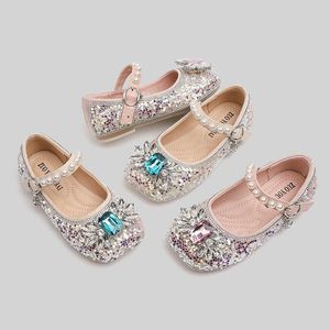 Sneakers 2023 Autumn New Childrens Shoes Girls Greenow Mouth Princess Velcro Anti Slip Water Diamond Little Girl Performance Single H240510