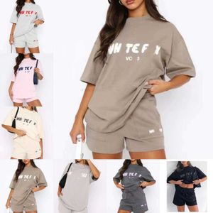 Women Tracksuits Two Pieces Set Designer Summer New T-shirt Fashion Sports Foam Short Sleeved Pullover Sportwear 7 Colours