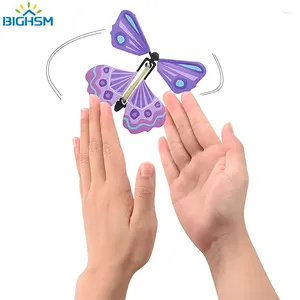 Вечеринка одолжение 2024 Magic Flying Butterflies заканчивает игрушку в закладке Sky Greeting Cards Rubber Band Powered Kids Props Gift