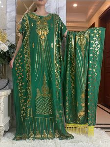 Ubranie etniczne 2024 Nowy lato luźne krótka bawełniana szata złota stemplowanie boubou maxi islam sukienka femme z dużym szalikiem afrykańskie ubrania afrykańskie t240510