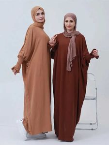 Etniska kläder blygsamma solid batwing abaya dubai muslimska maxi kaftan klänningar palestina thobe kvinnor ka robe caftan marocain femme vestidos t240510