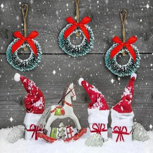 Dekoratif Figürinler 12 PCS Mini Noel Çelenkleri Süslemeler Bebek Evi Süslemeleri İçin Yapay Ağaç Çelenk Kart Yapım Dekor