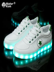 Tamanho 3041 Sapatos LED para crianças adultos recarrega de recarga de tênis brilhantes com sapatos leves luminosos para meninos meninas lj4685458