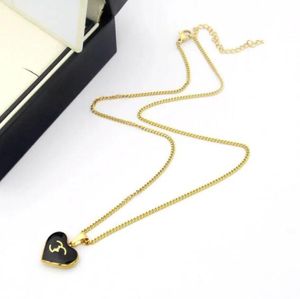 Luxur Designer Pendant Necklace Woman Heart Choker Necklace Elegant Love 18K Gold Silver Rose 316L rostfritt stål C Logo gravera mode smycken gåva 45 cm