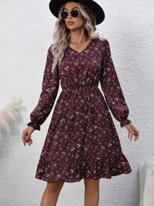 Urban Sexy Dresses 2024 New Design Womens Dress Small V-neck Kn Length Dress Lace Long Slves Small Fresh Countryside Style T240510