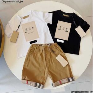 Designer T Kid Shirt Childrens Set Classic Fashion Baby Boys Summer Girls Short Short Brand Letters Abbigliamento per bambini CSG2403294-8