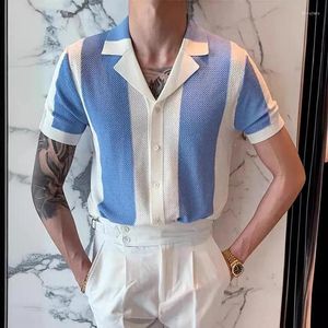 Camisas casuais masculinas 2024 Summer masculino tricô de manga curta Camisa de malha de lapela de manga curta para homens vintage listrada cor de contraste