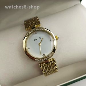 2024ファッションゴールドステンレス鋼の女性ダイヤモンドメンズアイスアウトデザイナークォーツ自動ムーブメントウォッチリロジウォッチゴールド高品質の腕時計