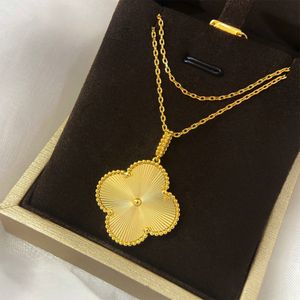 Designer Gold Big Four-leaf clover Pendants Necklace women Top Quality Stainless steel Fashion Versatile Carved Sweater Chain Necklace Jewelry Gift Girlfriend B17