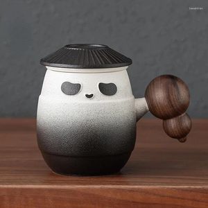 Muggar Panda Te Ceramic Cup Creative Wood Gourd Handle Cute Office Infuser Mugg med vattenseparation Filter Cups