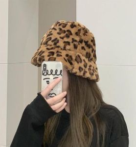 Berets Winter Woolen Fleece Warm Female Lady Bucket Hat Women Leopard Printed Cap Outdoor Sun Hats Fisherman Caps4077955