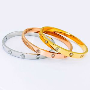 Noble and elegant bracelet popular gift choice 18K Rose Gold Bracelet Womens Fashion All-Star Jewelry with common carrt bracelet