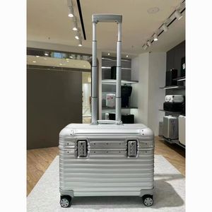 Designer Suitcase Compact Business Boarding Box Pilot Case Silver Groove Texture Aluminum-Magnesium Alloy Telescopic Handle Fashion Unisex 20inch Luggage 92551