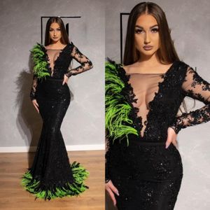 2019 Black Long Sleeves Dresses Sexy Sexy See من خلال Deep Deep V Dear Mermaid Dresses Feather Lace Services Debeants 312g