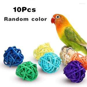 Andra fågelförsörjningar 10st Pet Rattan Ball Toy Parrot tuggleksaker för budgies hamstrar diy hantverk dekoration slumpmässig färg