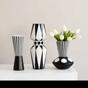 Vaser nordisk design kreativitet svartvit keramisk vas abstrakt blomma arrangemang retro skrivbord hem dekoration skrivbord