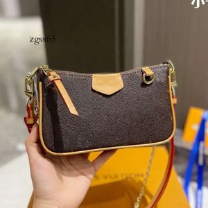 Torba designerska Louisehandbag Crossbody Torby na ramię Łańcuch Portfel Lady Louiseviution torebka na pasku litery wytłaczane paski kwiatowe torebki 223