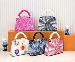 Designers axelväska kvinnor handväska capucines tygväska kvinnor luxurys läderkoppling väska.