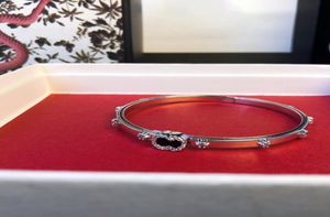 Armband för kvinnor 316L rostfritt stål smycklås V -armband armband pulseiras läder smycken armband silver2514472
