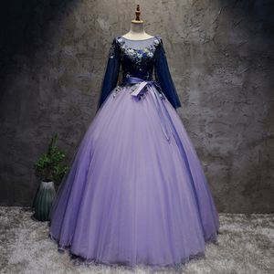 2018 جديد أرجوانية أرجوانية طويلة الأكمام طويلة الأكمام الكرة ثوب quinceanera الفساتين الدانتيل حتى حلوة 16 فساتين لاول مرة