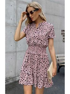 Grundläggande casual klänningar Summerklänning Kvinnor Leopard mönster Casual svart rufflad miniklänningsknapp Kvinnor Fashion Elegant Short Sleeve Party Dress Ny 2024L2405