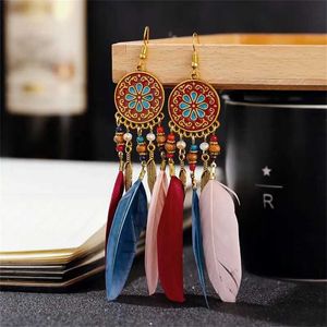 Ohrringe Boho Long Feather Dangle Frauen Ohrringe Strand Lange Quasten Perlen handgefertigtes Blumen Emaille Ohrringe Braut Hochzeit 230831