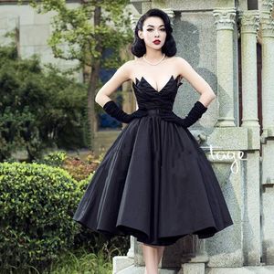 검은 빈티지 끈이없는 이브닝 드레스 볼 가운 푹신한 주름이 많은 세련된 공식 드레스 vestidos de novia v 넥 클래식 270s