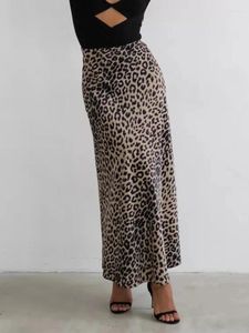 Юбка мода атласная юбка для женщин Лето сексуальное леопардовое принт длинношнее офисная леди высокая талия истекает шелковистая элегантная
