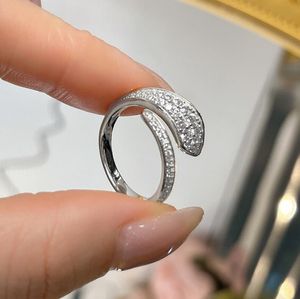 2024 Ins Top Sell Wedding Rings Luxury Jewelry Pure 100％925 Sterling Silver Pave White Moissanite Diamond Gemstones Party Open Snake Ring調整可能なサイズ