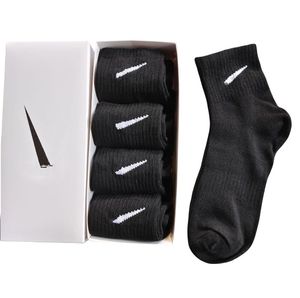 Мужские носки модные спортивные буквы печатные носки вышитые в вышитые дизайн Pure Cotton Hetchable Five Paws Box Set Sport Nock