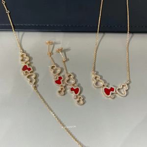 Designer Jewelry Luxury Bracelet Necklace Ear Hanger V-Gold Material Full Diamond High Embedding Fashion Versatile temperament Super Immortal Halo