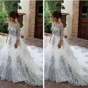 3 4 Långa ärmar Bröllopsklänningar V Neck Silver Lace Applique Chapel Train Custom Made Wedding Bridal Gown Plus Size Vestido de Novia 258e