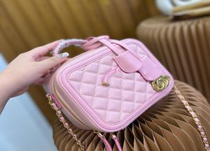 Pink Designer Bag Cosmético Mulheres Mini -Cadeia Bolsa Bolsa Bolsas de ombro Viando Casos de Vaso sanitário Capacidade de lavagem de alta qualidade B3628687
