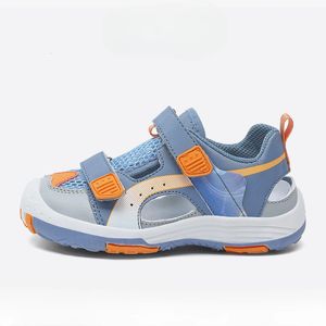 Childrens Baotou Sandals Summer Boys Hollow Sports Małe średnie i duże buty plażowe 240511