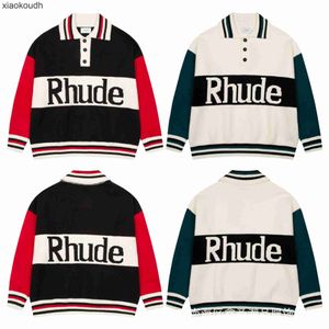 Rhude High End Designer Clother for Polo Patchwork Hip-Hop Academy Style Polo Neck سترة متبكلة للرجال والنساء النسبية العصرية مع ملصقات واحدة أصلية 1: 1