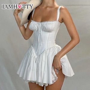 Vestidos casuais básicos iamhotty Painel de renda de alta qualidade vestido A-line Coquette Branco Vestido de festa sem mangas Mini vestido de peito apertado elegante e fofo Robel2405