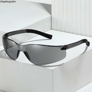 Designers explode and sell well ANSI Z87.1 Certified 118 Mens Sunglasses Outdoor Sports Glasses Windproof Riding Female