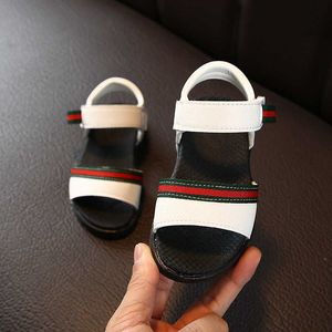 Sandali 2024 Summer Nuovi scarpe per bambini a piedi da spiaggia Soft Sole per ragazzi di 1-5 anni con punta aperta H240510