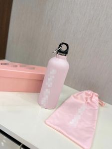 Projektanci Tubblers 500 ml Pink Water Cups SUS304 Izolowany stel nierdzewna kubek sportowy przenośne kubki z pudełkiem na prezent