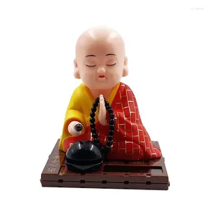 Figurine decorative Dash Board Decoration Decorazione a bobble ad energia solare Testa monaca bambola giocattolo buddista