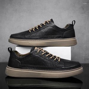 Sapatos casuais Europa de couro PU Men tênis de moda de luxo Oxfords Dress Dress Lace-up Designer masculino