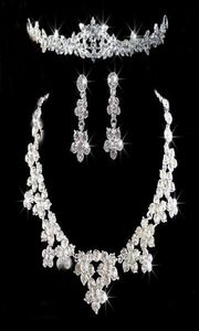 Conjuntos de jóias de casamento brilhantes 3 conjuntos de shinestone jóias de jóias de colarrões de cristais e brincos para o concurso de baile Party1509240