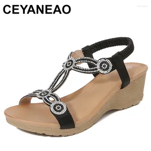 Kleiderschuhe Frauen Sommer Mode Retro Böhmen Keilschneide Strass Sandalen bequeme Medienplattform Plattform