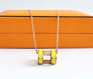 مصممون لافورز قلادة أزياء النساء 039S سحر المجوهرات الحاشية الحارقة الصغيرة قفل المزاج سلسلة الترقوة هدية ل GIR2911945