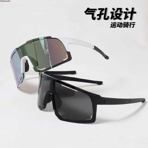 Designers explode and sell well Outdoor internet celebrity riding sunglasses with the same style windproof and sand resistant super large frame UV sports sunshade